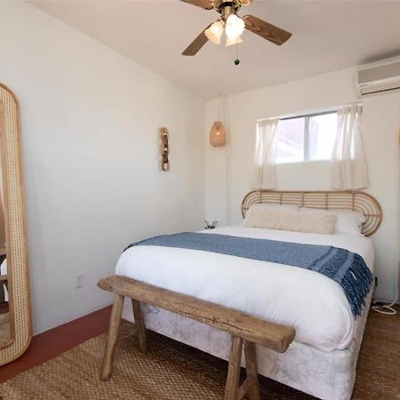 Renovated Lodge - Room 2 With Pool Access Джошуа-Три Экстерьер фото