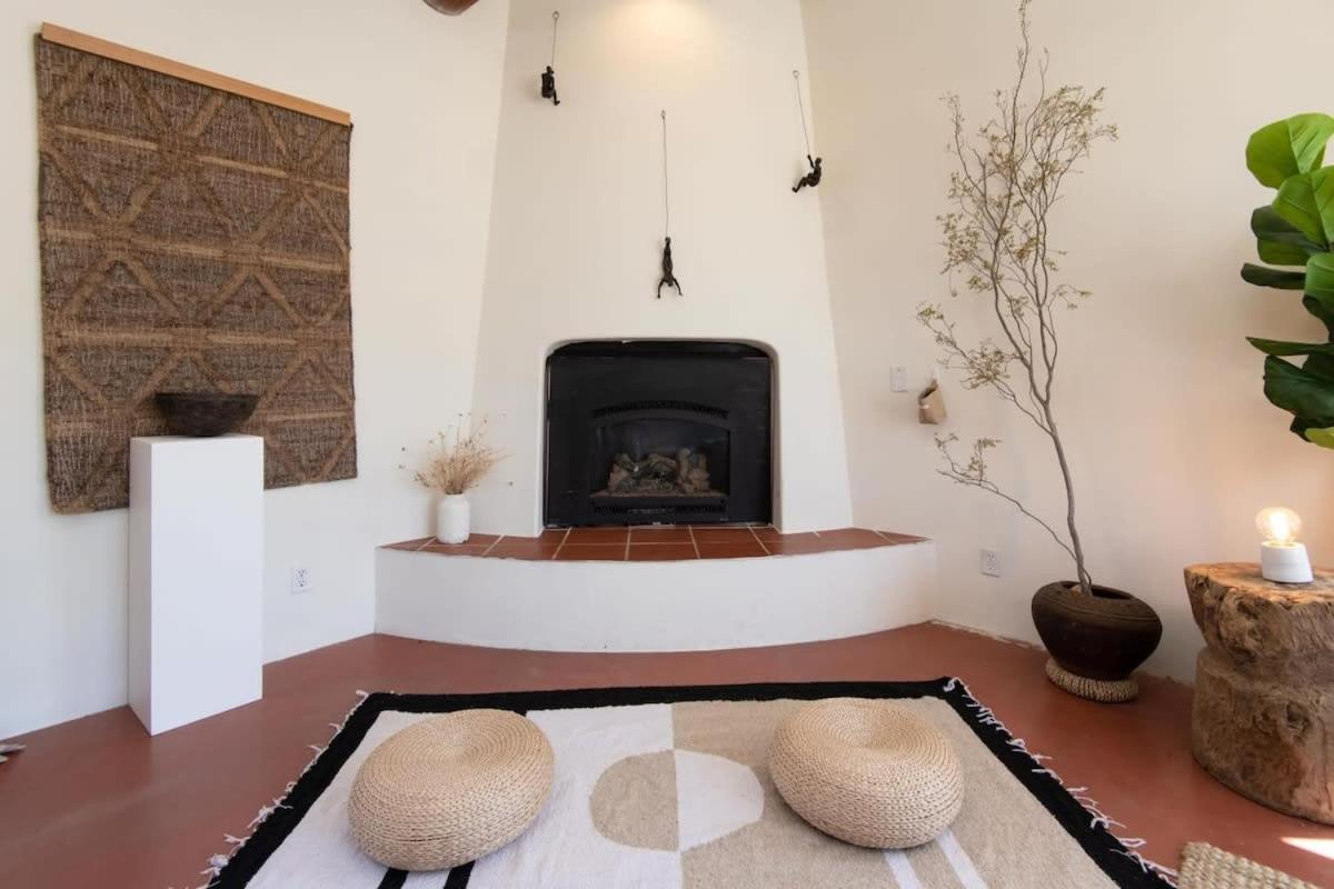 Renovated Lodge - Room 2 With Pool Access Джошуа-Три Экстерьер фото
